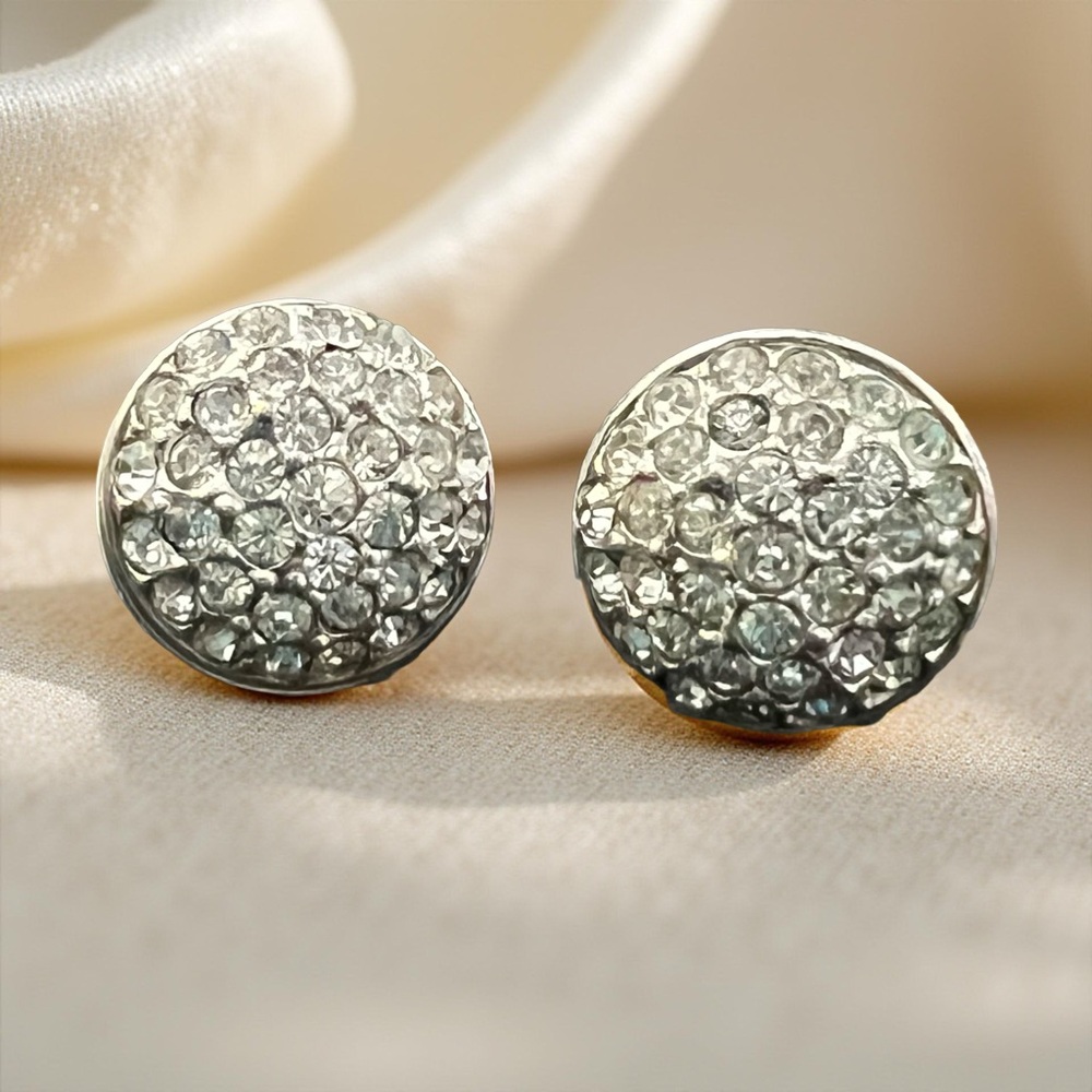 Vintage 1940s Crown Trifari‎ Silver Rhinestone Cluster Round Screw Back Earrings